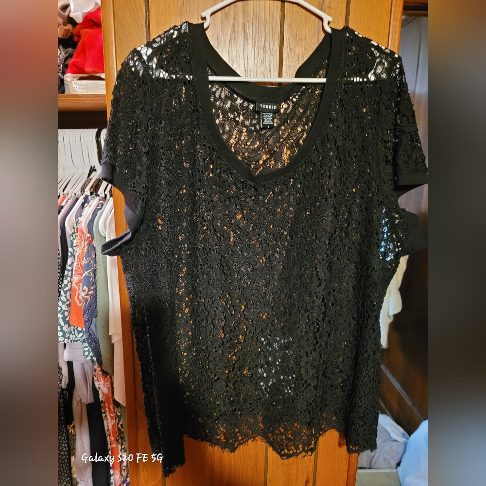 Torrid plus-sized 4x black lace shirt